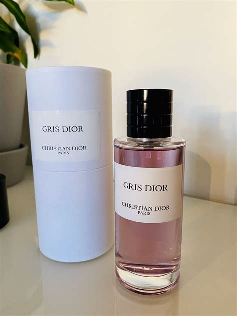 maison dior gris